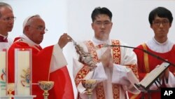 8月16日教宗方济各在首尔举行大型露天弥撒