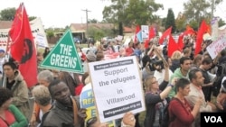 Para aktivis Australia unjuk rasa untuk mendukung para pencari suaka untuk tinggal di Australia (April 2011).