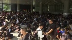 2019-06-21 美國之音視頻新聞: 香港示威者週五發動不合作運動並包圍警察總部