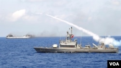 თურქული TCG Yıldız (P-348) წვრთნის დროს შავ ზღვაში