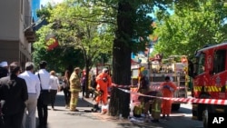 印度和法國駐澳大利亞墨爾本領事館外的消防人員。 （2019年1月9日）