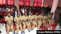 Membros da seita no Tribunal Provincial do Huambo