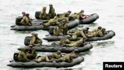 日本自衛隊5月22日進行一次登島軍事演習。