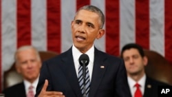 Presiden Obama saat menyampaikan pidato kenegaraan terakhirnya di Gedung Capitol, Rabu (13/1).