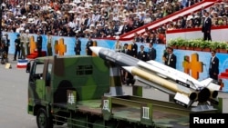 資料照：台灣在雙十節慶祝活動上展示雄風三型反艦導彈。 （2007年10月10日）