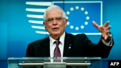 Visoki pšredstavnik Evropske unije za spoljnu politiku i bezbednost Žozep Borel govori tokom konferencije za štampu nakon hitnog sastanka ministara spoljnih poslova zemalja EU zbog situacije sa Iranom, u sedištu EU u Briselu, 10. januara 2020.
