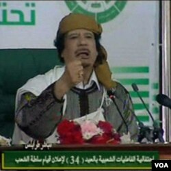 Pemimpin Libya Moammar Gaddafi yang tetap menolak tuntutan banyak kalangan untuk menyerahkan kekuasaannya.
