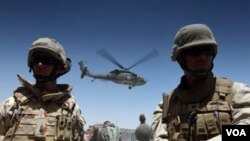 Tentara NATO dan sebuah helikopter Medevac di Afghanistan (foto: dokumentasi).