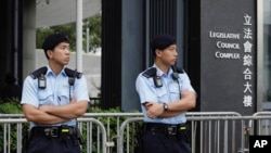 资料照：香港警察在立法会前值勤。