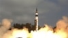 India berhasil meluncurkan Rudal Agni-V berjarak 5,000 kilometer dari Pulau Wheeler Island, India (19/4).