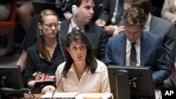 Duta Besar AS untuk PBB, Nikki Haley, menghadiri rapat Dewan Keamanan membahas situasi di Gaza, di kantor pusat, 15 Mei 2018.