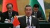 Menteri Luar Negeri China Wang Yi menghadiri pertemuan dengan perwakilan negara-negara Arab dan mayoritas Islam, di Diaoyutai State Guest House di Beijing pada 20 November 2023. (Foto: AFP/Pedro Pardo)