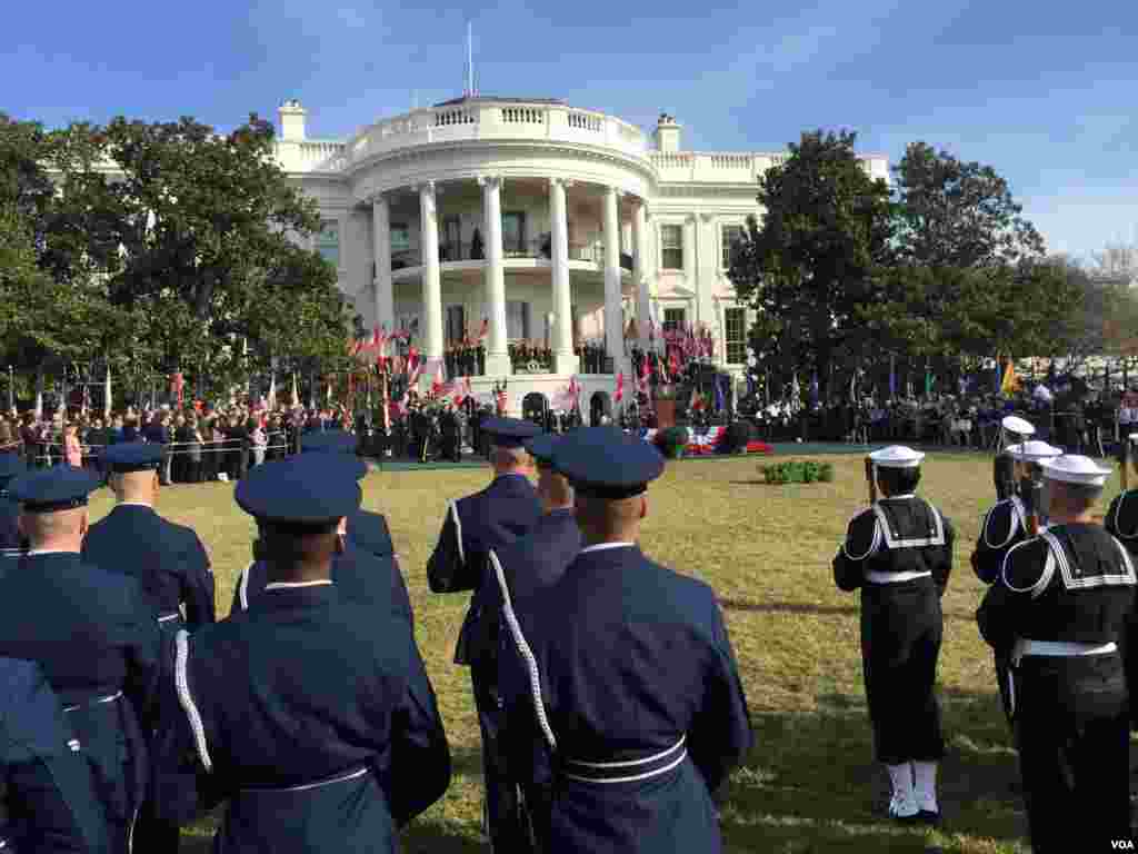 Arrival ceremony in honor of Canada's Prime Minister Justin Trudeau who is in Washington for meetings with President Barack Obama, March 10, 2016. (A. Pande / VOA)