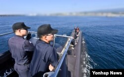 한국 해군이 지난 12일 제주 해군기지에서 209급 잠수함의 수중작전과 승조원들의 생활을 언론에 공개했다. (자료사진)