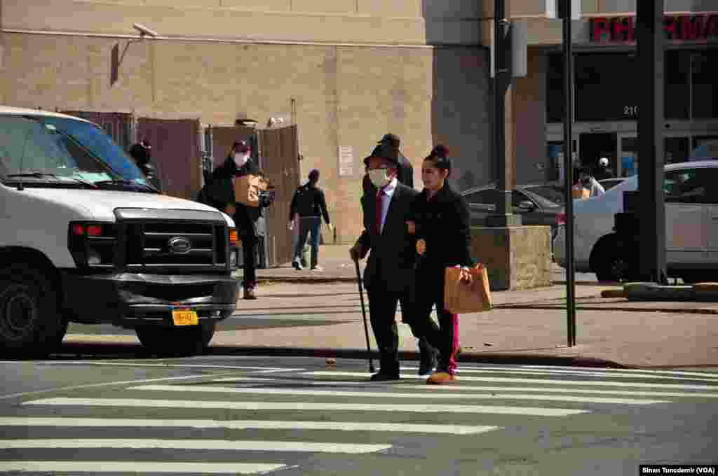 Bajar&#234; New York di Serdema V&#238;rusa Korona de