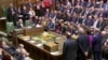 Pembacaan hasil pemungutan suara mengenai rencana alternatif Brexit di Parlemen Inggris, London, 27 Maret 2019.
