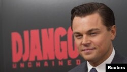 Aktor Leonardo DiCaprio saat menghadiri pemutaran perdana film 'Django Unchained' di New York, 1 Desember 2012 (Foto: dok). DiCaprio dan WWF, mengimbau pemerintah Thailand untuk melarang semua perdagangan gading di negara tersebut dalam kampanye global untuk menanggulangi kejahatan satwa liar ilegal.