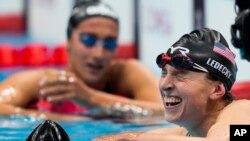 미국의 케이티 러데키가 올림픽 여자 자유형 800m에서 금메달을 땄다.