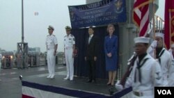 美國常駐東亞地區的海軍第7艦隊旗艦“藍嶺號”抵達中國南海艦隊總部湛江訪問，受到歡迎。（視頻截圖）