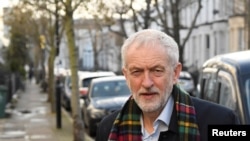 Lider britanske Laburističke partije Džeremi Korbin snimljen u blizini svoje kuće u Londonu, 14. decembra 2019. 