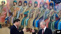 中俄领导人2023年3月会晤进一步加深了美国民众对中国的负面观感。（美联社）