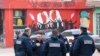 Policët serbë në veriun e Kosovës refuzojnë zbatimin e vendimit për targat e makinave
