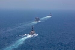 美军一个两栖作战舰队2019年5月7日穿越霍尔木兹海峡Hormuz Strait（美国海军照片）