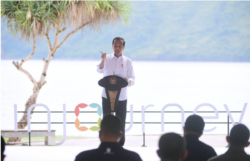 Presiden Jokowi dalam peluncuran Holding BUMN InJourney, Kamis (13/1) di Mandalika, NTB mengatakan holding ini harus bisa membangkitkan sektor pariwisata utamanya pariwisata dalam negeri (biro Setpres)