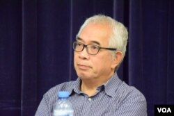時事評論員程翔在研討會上表示，民間約章應該擬訂一份具有法律效力的「香港人的立場書」，為2047做準備。（美國之音湯惠芸攝）
