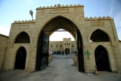 Pemandangan biara Mar Behnam terlihat setelah kota itu direbut kembali dari ISIS, di Ali Rash, tenggara Mosul, Irak 21 November 2016. (Foto: REUTERS/Thaier Al-Sudani)