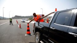 Israel police set trafic control poles before Israel will enter a second nationwide lockdown