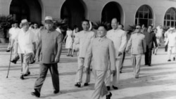 1963年7月，以鄧小平為團長的中共代表團前往蘇聯談判。劉少奇、周恩來、朱德、彭真到機場送行