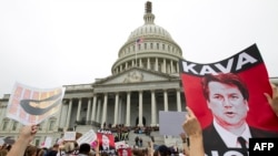 Manifestantes contra a confirmação de Brett Kavanaugh protestaram em frente ao Tribunal Supremo. Sábado, 6 de Outubro, 2018