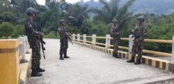 Personel Brimob dalam operasi Tinombala di Poso, Sulawesi Tengah, 4 Maret 2019. (Foto: VOA/Yoanes Litha)
