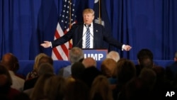 Kandidat capres Partai Republik Donald Trump berkampanye di Kiawah Island, South Carolina, 18 Februari 2016.