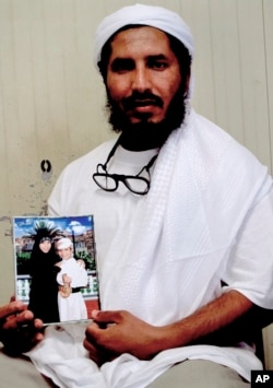 Son olarak Çarşamba günü Amerikan ordusu, Ahmed Muhammed Haza el Darbi adlı bir tutuklunun Suudi Arabistan’a gönderildiğini açıkladı.