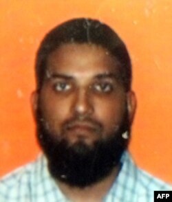 Foto di Tanda Pengenal Siswa yang tidak diketahui tanggalnya dari California State University, Fullerton, menunjukkan Syed rizwan Farook, salah satu tersangka penembakan massal di San Bernardino, California, 2 Desember 2015.
