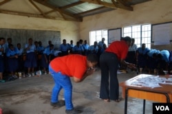 Kegiatan Girl's Club di Mulanje, Malawi. (Foto: Lameck Masina untuk VOA)