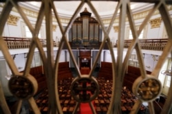Sebuah gereja di Jakarta tampak sepi, 5 April 2020. (Foto: Reuters)