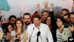 Predsednički kandidat Radničke partije Fernando Hadad priznao je poraz u govoru u Sao Paulu.