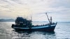 ၂၀၂၀ ခုနှစ် ဧပြီလတုန်းက တွေ့ခဲ့ရတဲ့ မလေးရှားရေပိုင်နက်အတွင်းက ရိုဟင်ဂျာဒုက္ခသည်သင်္ဘောတစီး။ (ဧပြီ ၀၅၊ ၂၀၂၀)