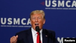 Presiden AS Donald Trump mendorong disepakatinya perjanjian dagang baru USMCA sebagai pengganti NAFTA, dalam pidato di Milwaukee, Wisconsin (foto: dok). 