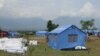 Tenda-tenda untuk para pengungsi sumbangan pemerintah China dan Swiss di lokasi pengungsian desa Ngata Baru, Palu, Sulawesi Tengah (Foto: VOA/Yoanes).