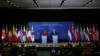Menlu AS Rex Tillerson dan Menlu Kanada Chrystia Freeland menggelar konferensi pers seusai pertemuan Menlu 20 negara yang membahas masalah keamanan dan stabilitas di Semenanjung Korea di Vancouver, British Columbia, Kanada, 16 Januari 2018.