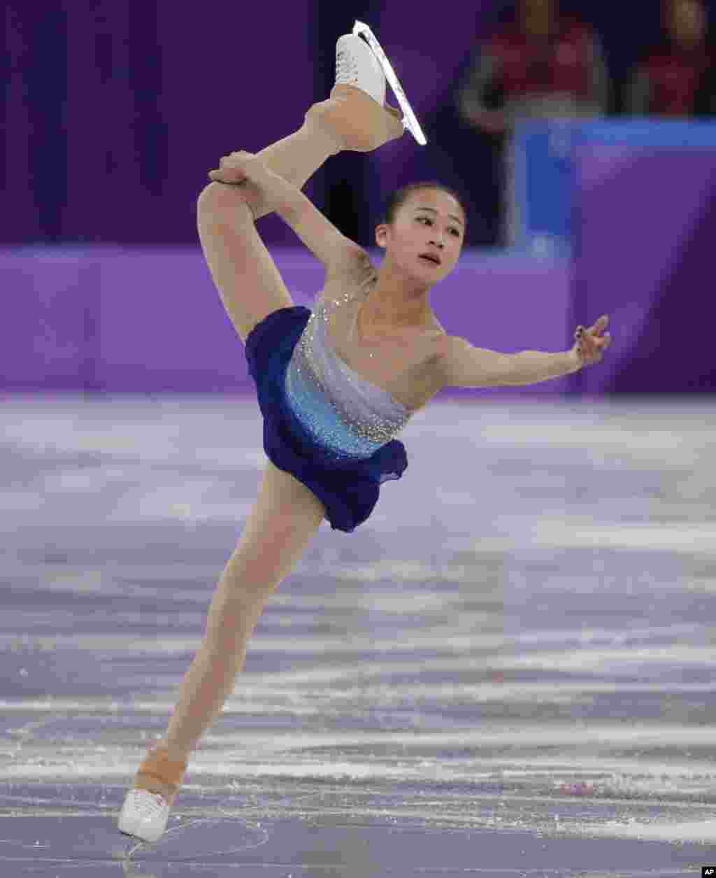 2018年2月11日，在韩国江陵举行的2018年冬季奥运会上，中国的李香凝在女子单人花样滑冰短节目中表演。