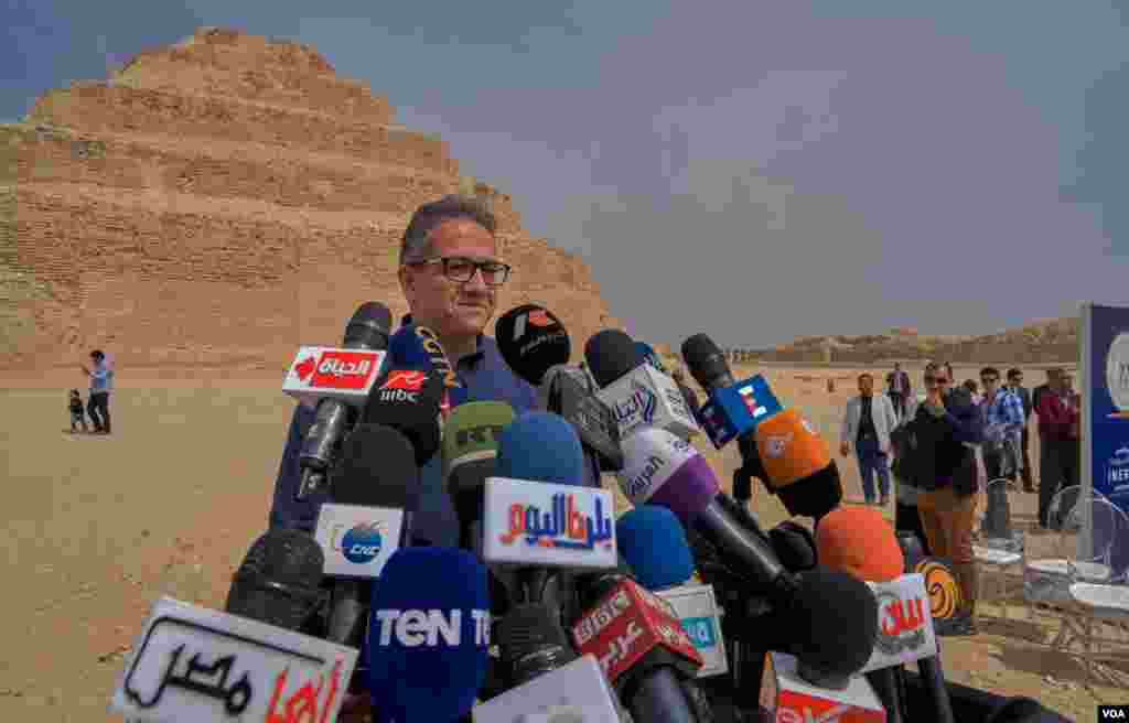 The Egyptian Minister of Tourism and Antiquities, Khaled El-Anany, said tourism departments in Egypt should follow the WHO precautions to control the coronavirus infection. (H. Elrasam/VOA)