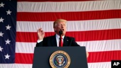 Donald Tramp u vojnoj bazi Sinjorela na Siciliji, 27. maja 2017.