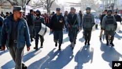 منسوبین برکنار شده "رتبه پایین" بودند