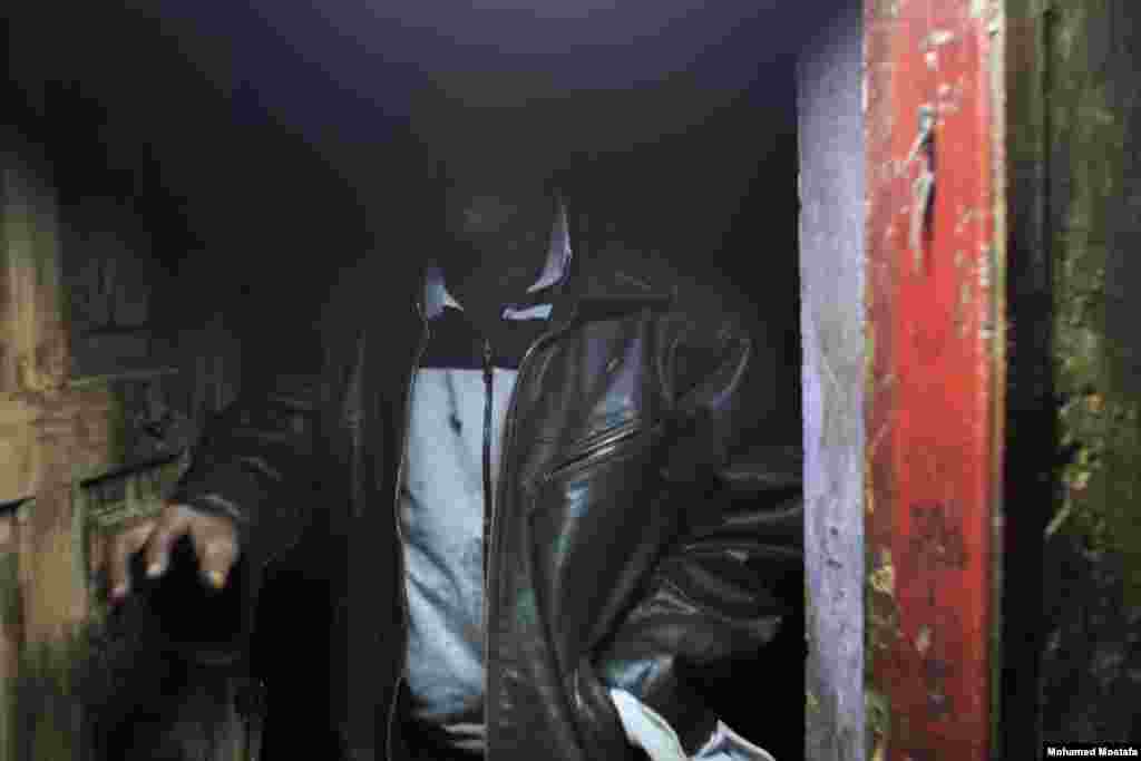 Abdallah Shahat is a 58-year-old blind man living in Shubra El-Kheima, the fourth-largest city in Egypt and part of Greater Cairo. (Hamada Elrasam/VOA)