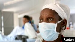 A patient who tested positive for extreme drug resistant tuberculosis (XDR-TB) awaits treatment at a rural hospital at Tugela Ferry in South Africa's impoverished KwaZulu Natal province, (File photo).